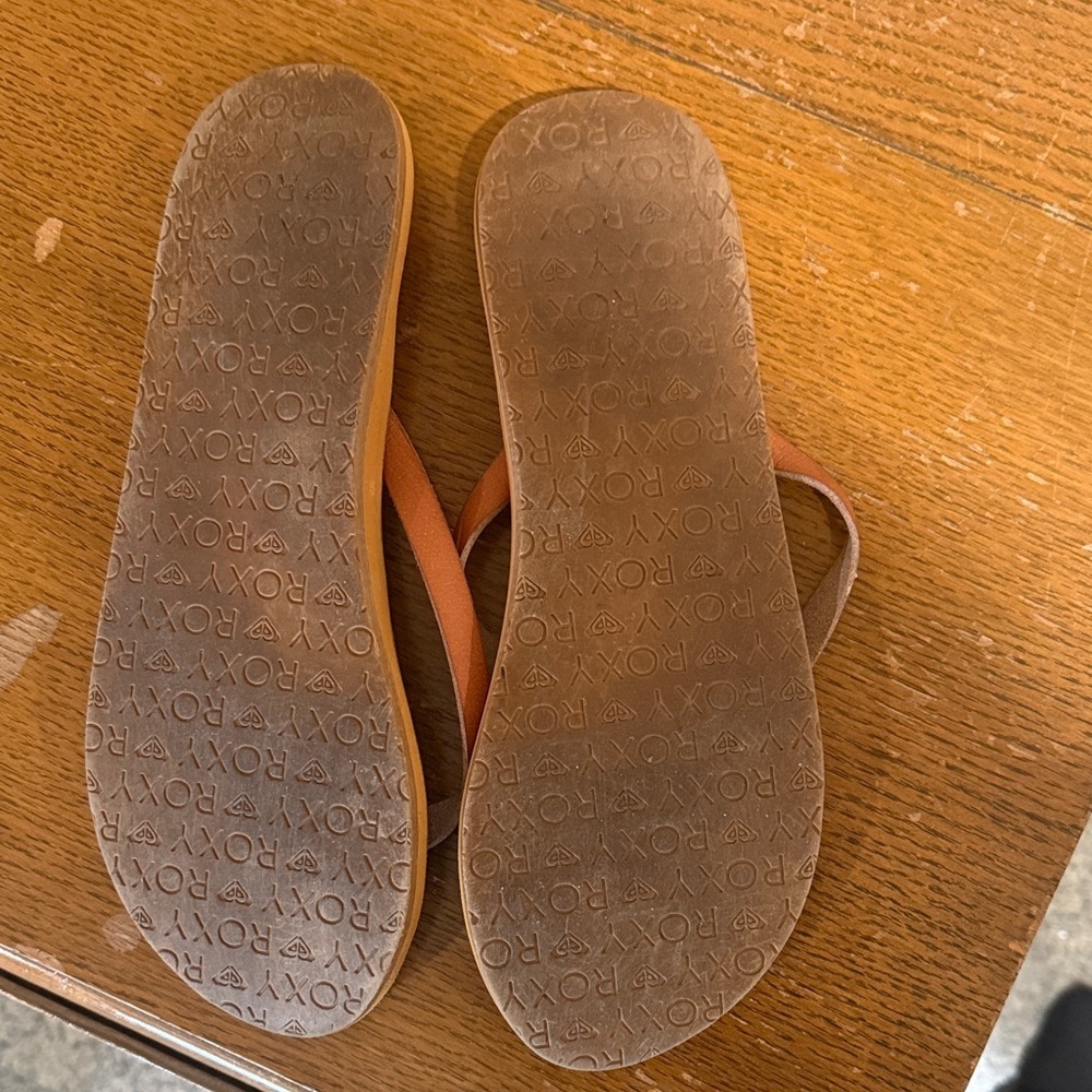 Roxy Women's Brown Sandals - Picture 2 of 3